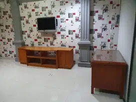 Lemari TV bekas kondisi apa adanya