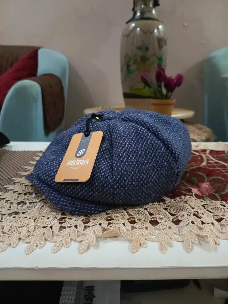 Topi klasik newsboy wool L Baru