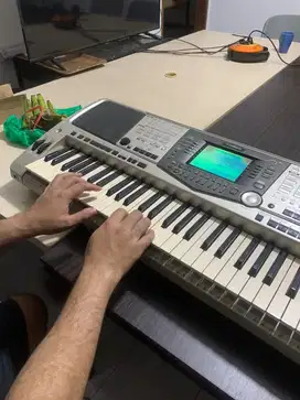 Keyboard piano yamaha psr 2000
