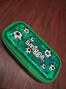 Kotak pensil Smiggle