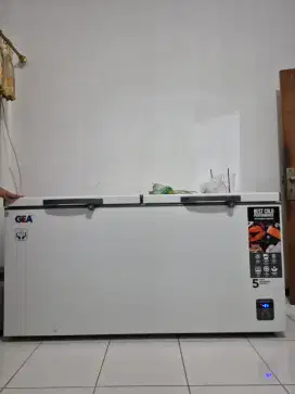 FREZER GEA 500 LITER AB 600R