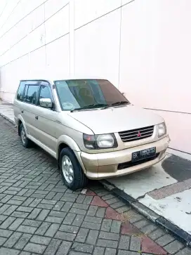 Mobil pribadi dijual