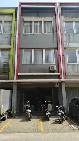 Ruko 3 Lantai Strategis Siap Pakai di M Square Bandung