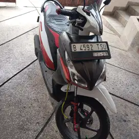 Jual santai vario fi surat lengkap  2017 plat DKI Nego