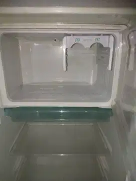 Kulkas satu pintu dingin normal freezer beku bisa bikin es