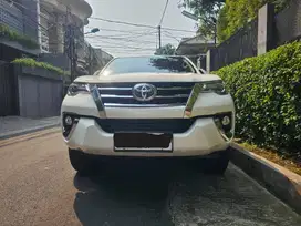 2019 Toyota Fortuner 2.4 VRZ DIESEL 4X2 SUV, AUTOMATIC, Low KM