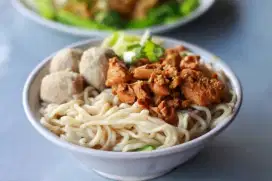 KARYAWAN MIE AYAM (BACA KETERANGAN)