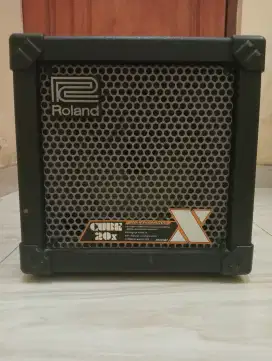 Ampli Gitar Roland Cube 20X