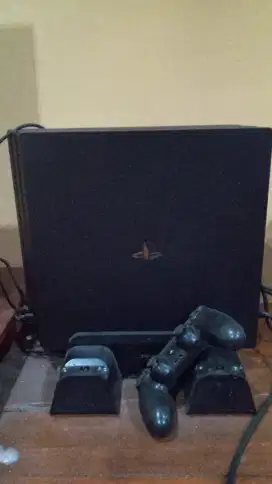 Jual PS4 original Pro 1TB
