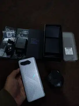 ASUS ROG PHONE 5 WHITE 8/128GB 5G FULLSET NO MINUS + COOLER ROG 5