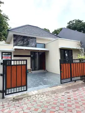 Rumah Baru Desain Idaman dekat Jalan Gito Gati