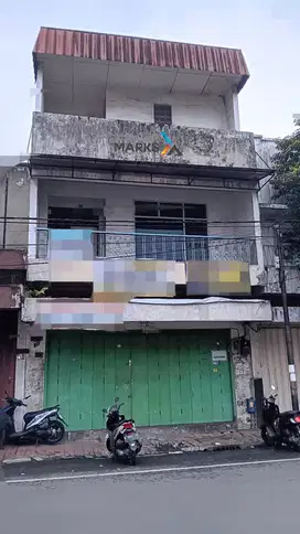 Dijual Ruko di Kyai Tamin Pasar Besar Malang, Lebar depan 6 meter.