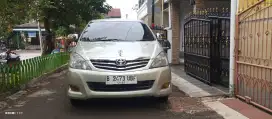 Toyota Kijang Innova 2011 Bensin