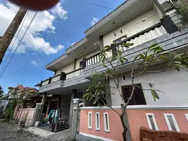 DI JUAL RUMAH PLUS RUMAH KOS 10 KAMAR DI GATSU TIMUR DENPASAR   CDL098