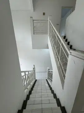 DISEWA RUMAH BAGUS BERSIH SIAP HUNI DI TAMAN SURYA 5