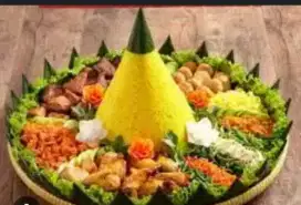 Tumpeng Nasi kuning