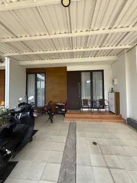 Dijual rumah  sudah renovasi di jakarta garden city