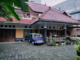 Rumah di Sayap Dago Dekat kampus UNISBA Tamansari Bandung