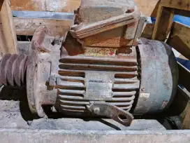 Dinamo mesin merek Teco 15 HP 1400 rpm