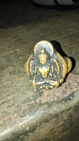 Cincin dewa bahan perunggu era Majapahit