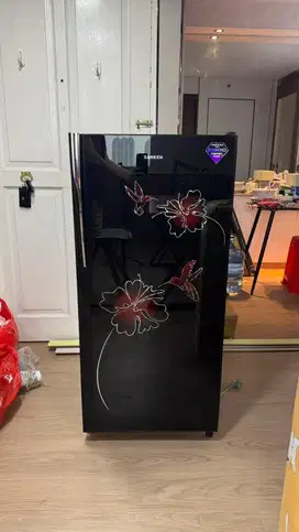 Dijual Kulkas Sanken 1 Pintu Diamond Glass Floral — Kondisi Mulus