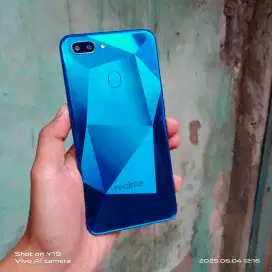 Realme 2 RAM 3 GB/ 32 GB second HP saja