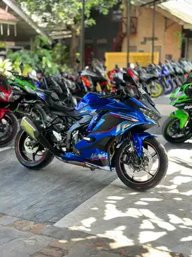 ZX25R SE ABS QS KM 1rb LIKE NEW