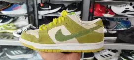 Sepatu Second Nike SB Dunk Low Green Apple