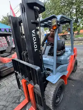 Forklift Bekas second toyota 3 Ton 3 Litt 4.7 meter