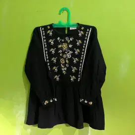 Baju atasan hitam