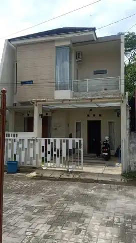 Rumah bagus kokoh dalam perumahan barat hotel Hyatt