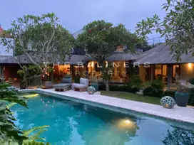 SEASIDE COMFORT: 4-BEDROOM RETREAT IN BATU MEJAN