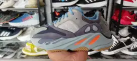 Sepatu Second Adidas Yeezy