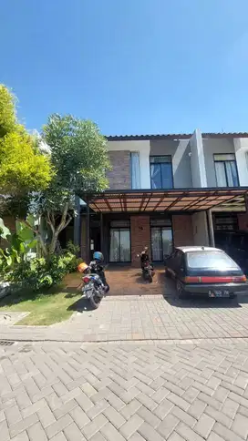 Di sewakn Rumah Modern di Kota Baru Parahyangan, dekat Lapangan Golf