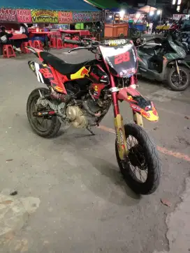 Di jual motor model TRAIL KLX Supermoto ( fU150)