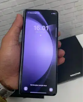 Samsung Z fold 5 like new