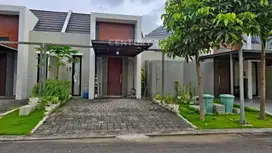 Rumah Siap Huni Di Kawasan Citraland Tallasa City White Floral