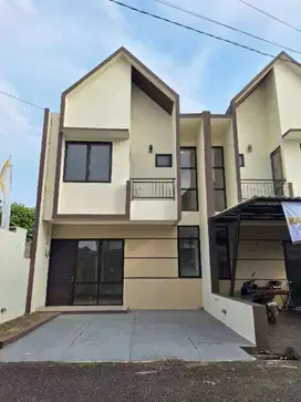 RUMAH 2 LANTAI DEKAT KANTOR WALIKOTA TANGSEL