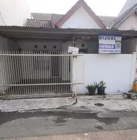 Dijual Rumah Bagus di Taman Royal 3, Tangerang