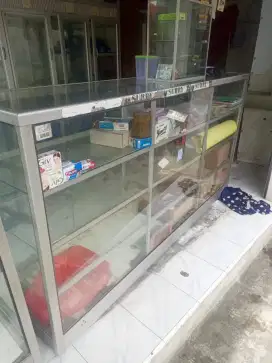 Etalase kaca panjang 2 Meter