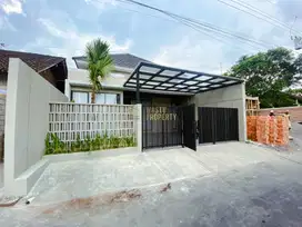 RUMAH BARU SIAP HUNI TANAH LUAS DI SAMBISARI KALASAN