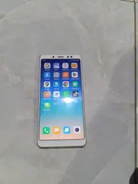 Dijual hp Redmi note 5 kondisi baik normal jual 650.000