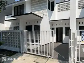 Dijual rumah siap huni 2 lantai di harapan indah bekasi