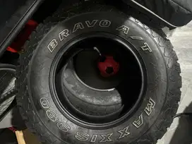MAXXIS BRAVO AT 285/75 R17