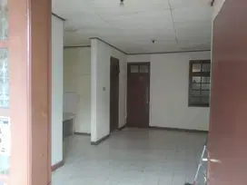 Disewakan Murah Rumah di Antapani posisi hook