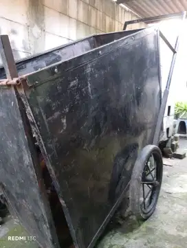 Di jual cepat gerobak sampah besi tebal