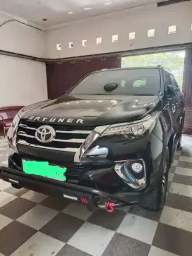 Jual fourtoner 2019 A/T