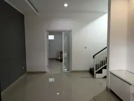 Rumah Minimalis 2.5lt, Taman Kopo Indah, Hook, Semi Furnish