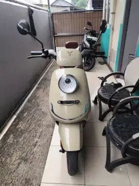 Motor listrik uwinfly T80