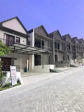 SIRANDA TERRACE RUMAH VILLA DI TEMBALANG